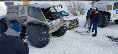 Шерп 10х10 выдергивает Лексус из сугроба.png