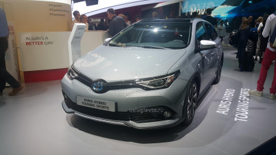 Toyota Auris Hybrid Touring Sports (2).jpg