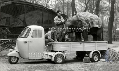 одна из наиболее удивительных версий — седельный тягач с полуприцепом Piaggio Ape Pentaro`, то бишь, пятиколесный.jpg